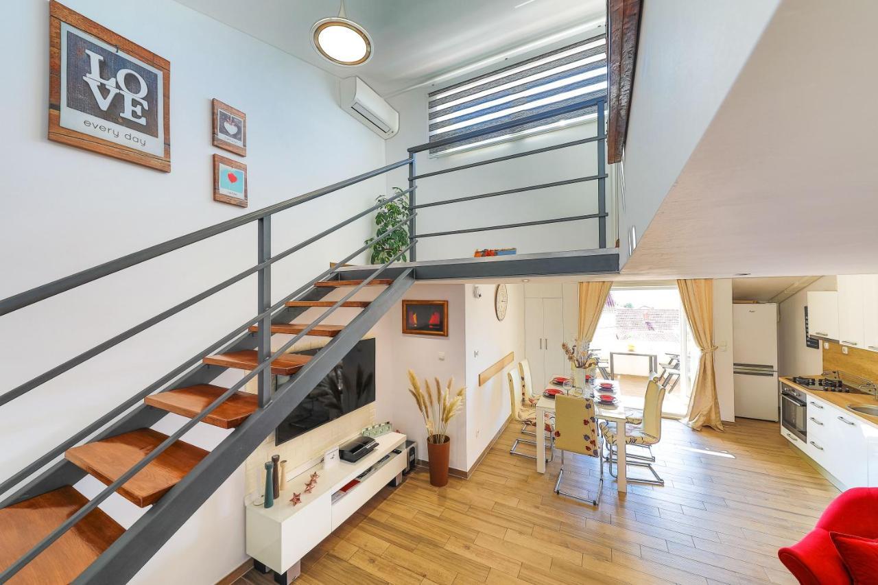 Appartamento Perla Castellana Kaštela Esterno foto