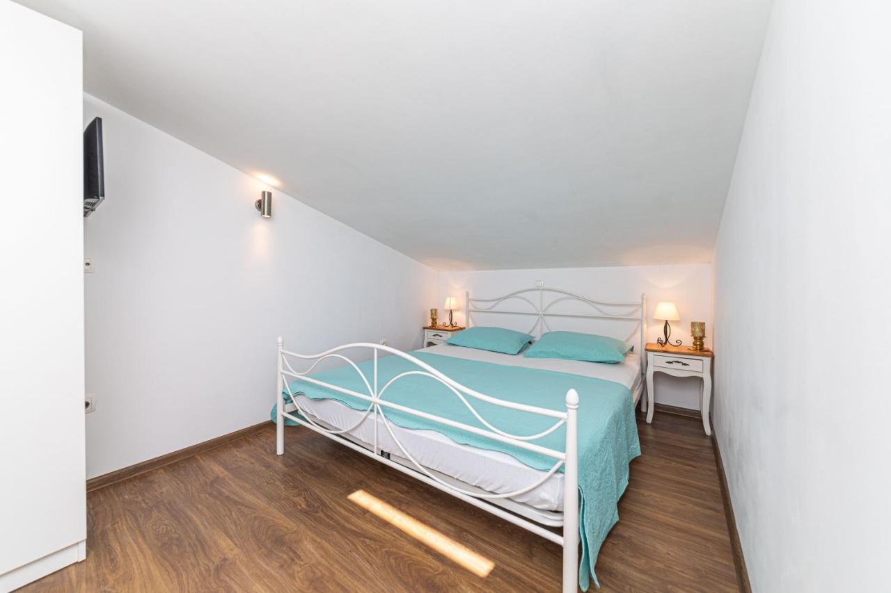 Appartamento Perla Castellana Kaštela Esterno foto