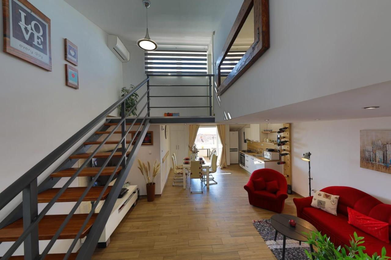 Appartamento Perla Castellana Kaštela Esterno foto