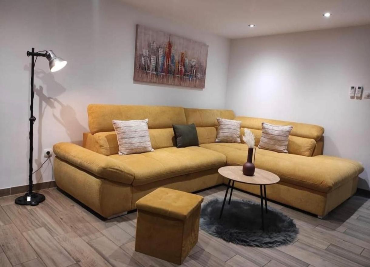Appartamento Perla Castellana Kaštela Esterno foto